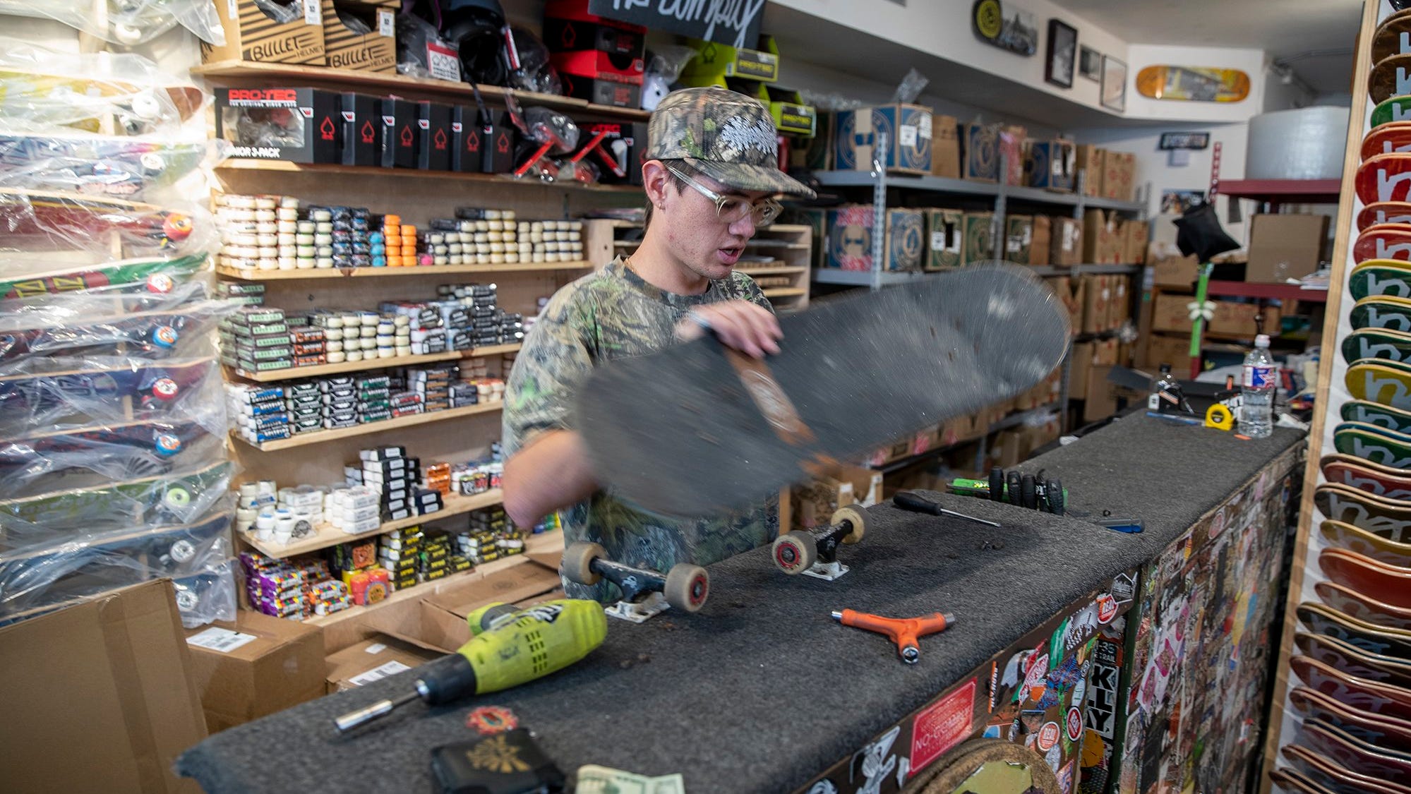 tegel Visa antiek No-Comply Skate Shop in Austin: Supporters try to save from demolition