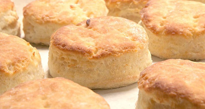 Scott Peacocks Flaky Buttemrilk Biscuits