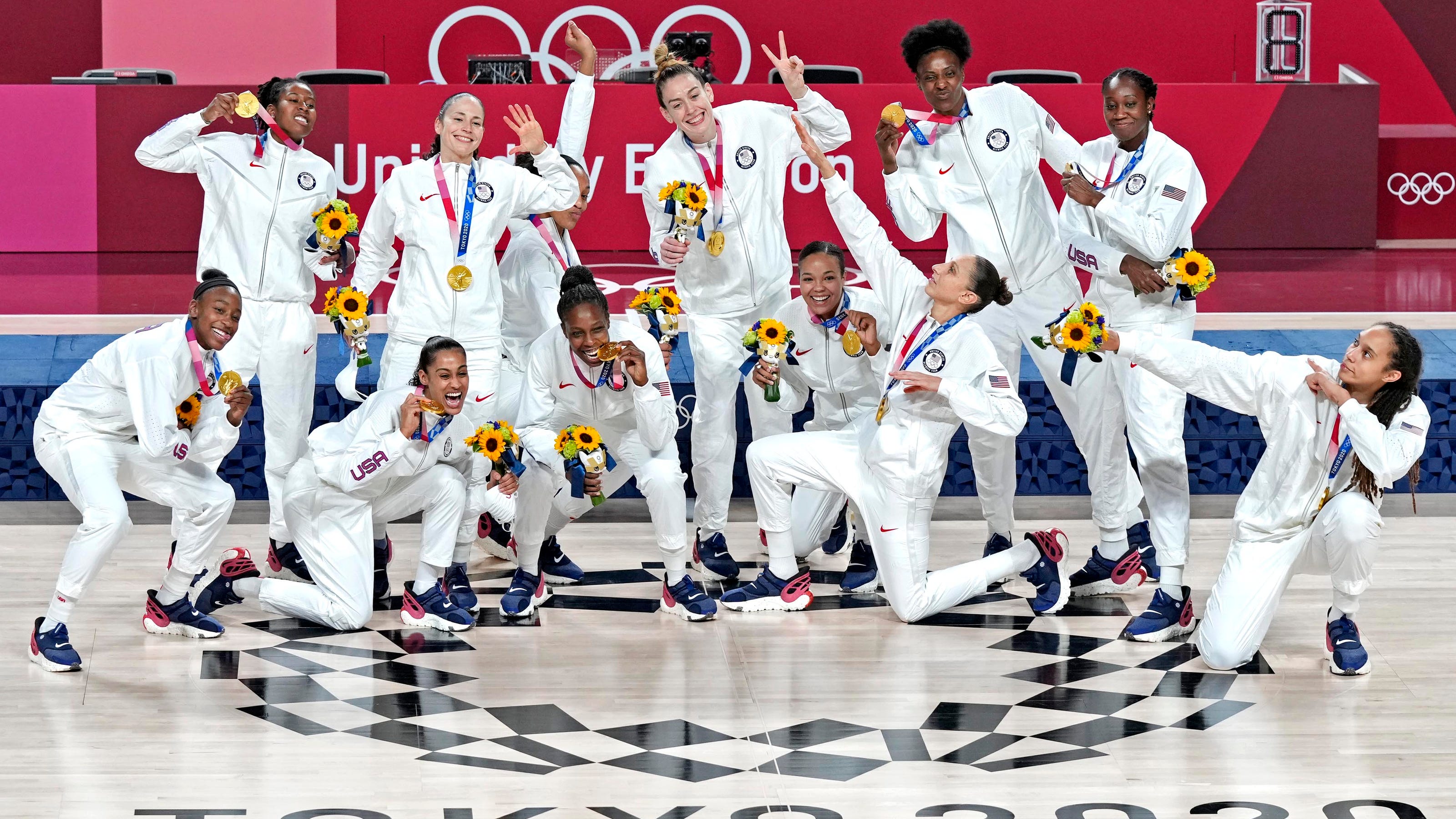 Usa Women S Basketball Tops Japan To Win Gold Medal At Tokyo Olympics