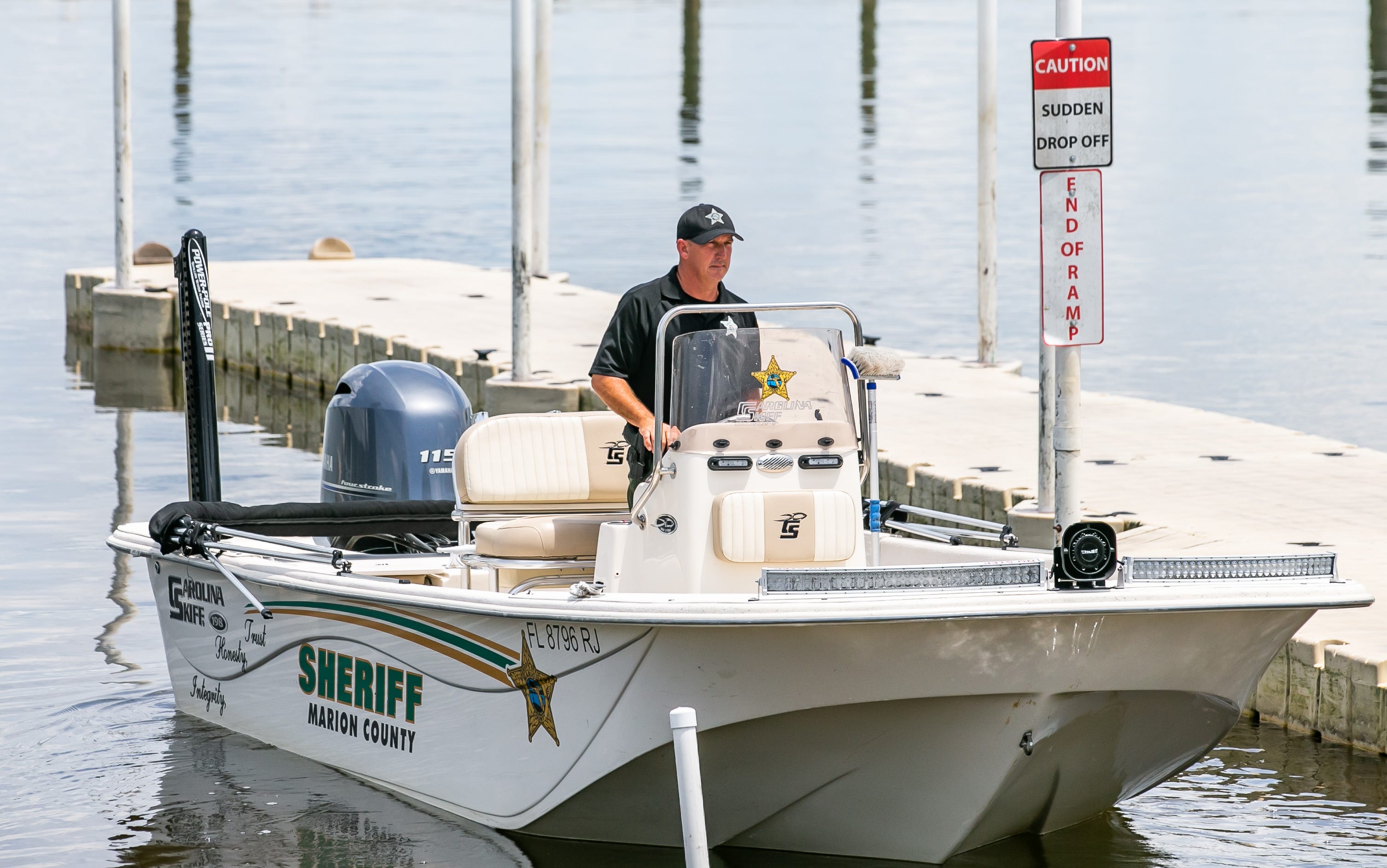 1 person killed Monday when small plane crashes into Lake Weir