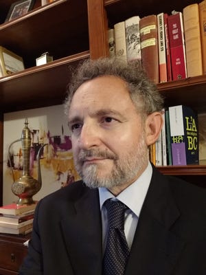 Tourek Farhadi trabajó como asesor del gobierno afgano.