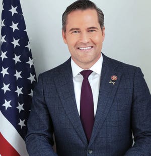 El representante Michael Waltz, republicano de Florida, es un ex oficial de las Fuerzas Especiales que sirvió en Afganistán.
