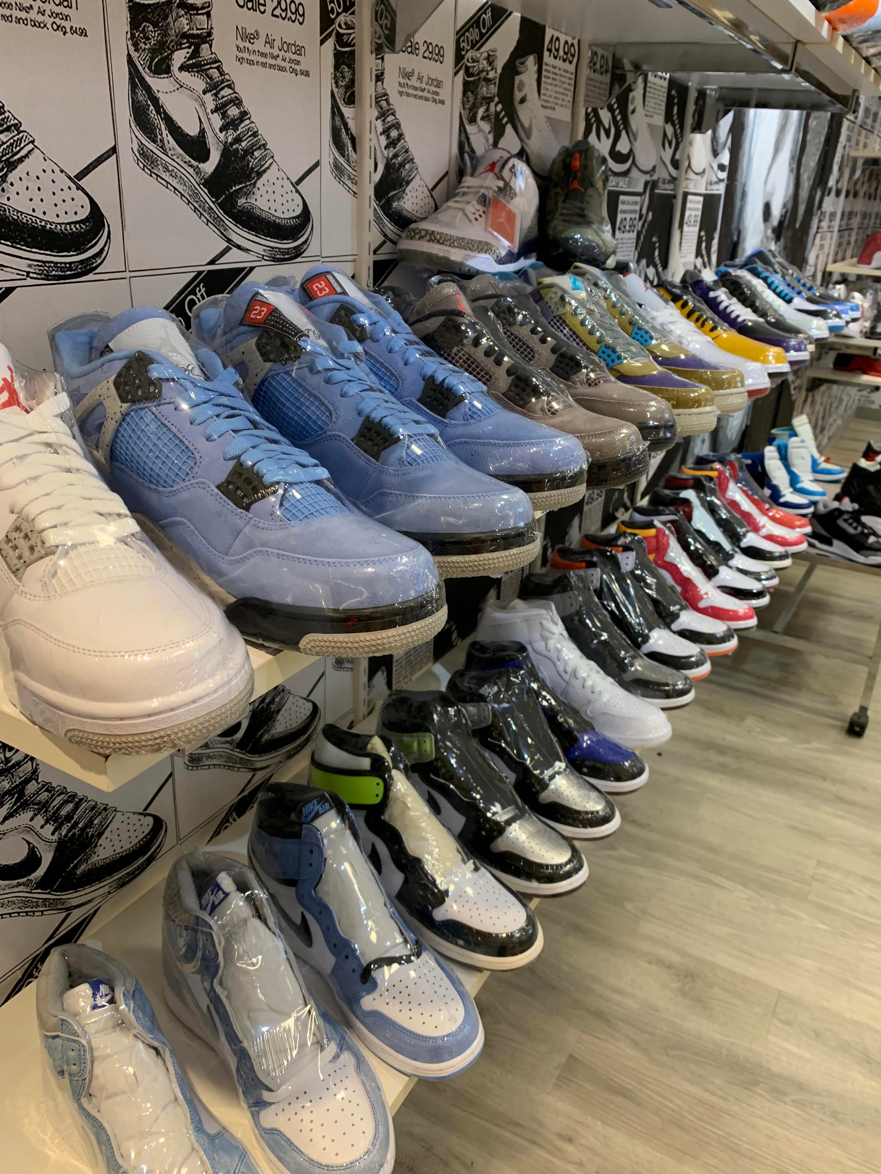 sneakers mall