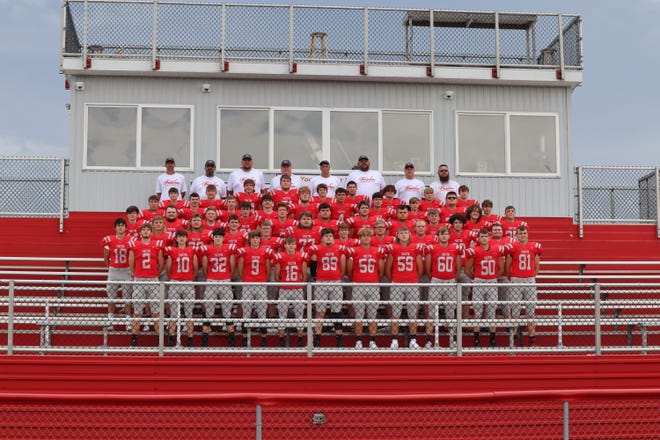 Piketon Redstreaks posing for their team picture.