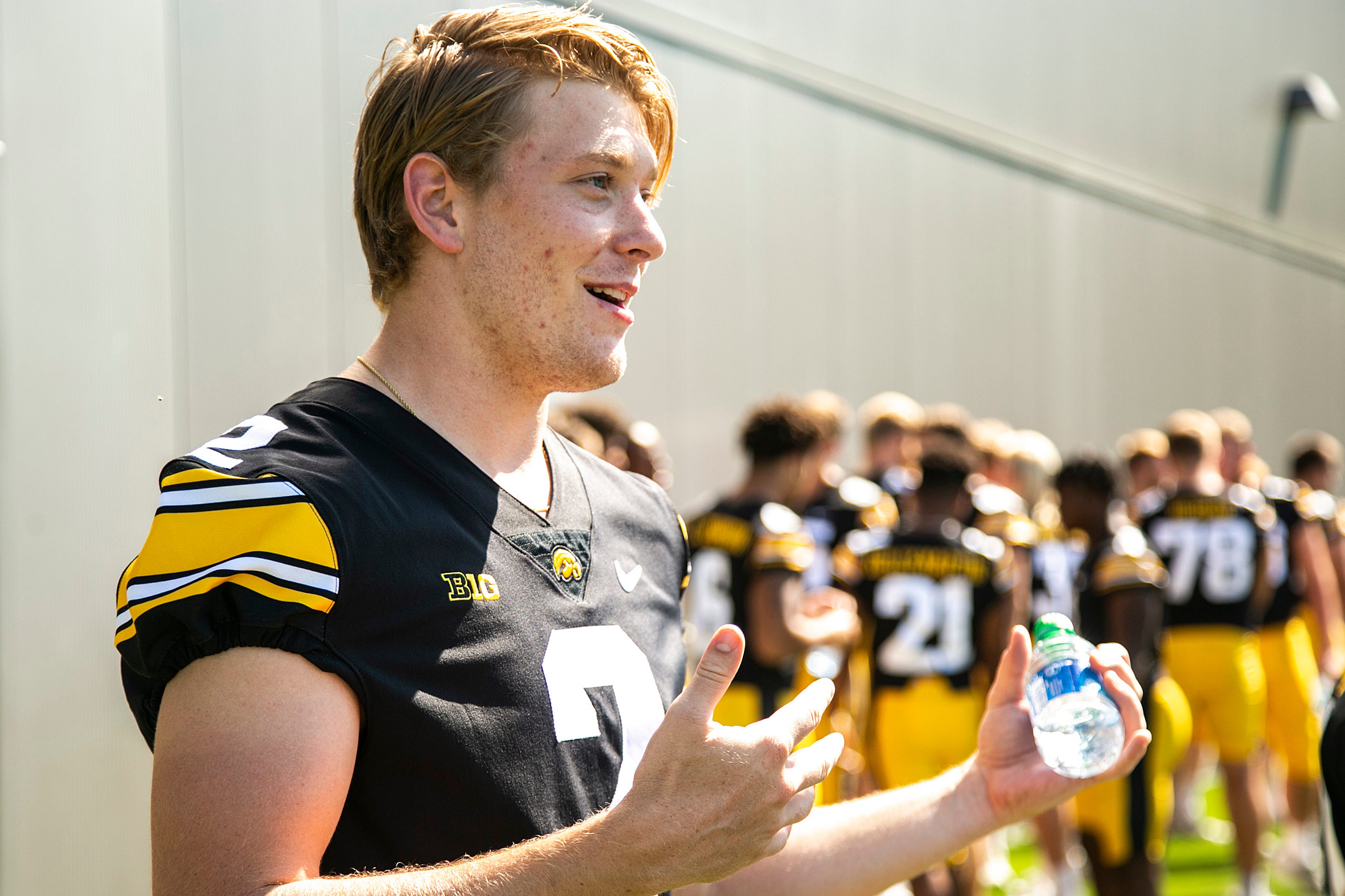 Iowa football's backup QBs have little experience, lots of preparation