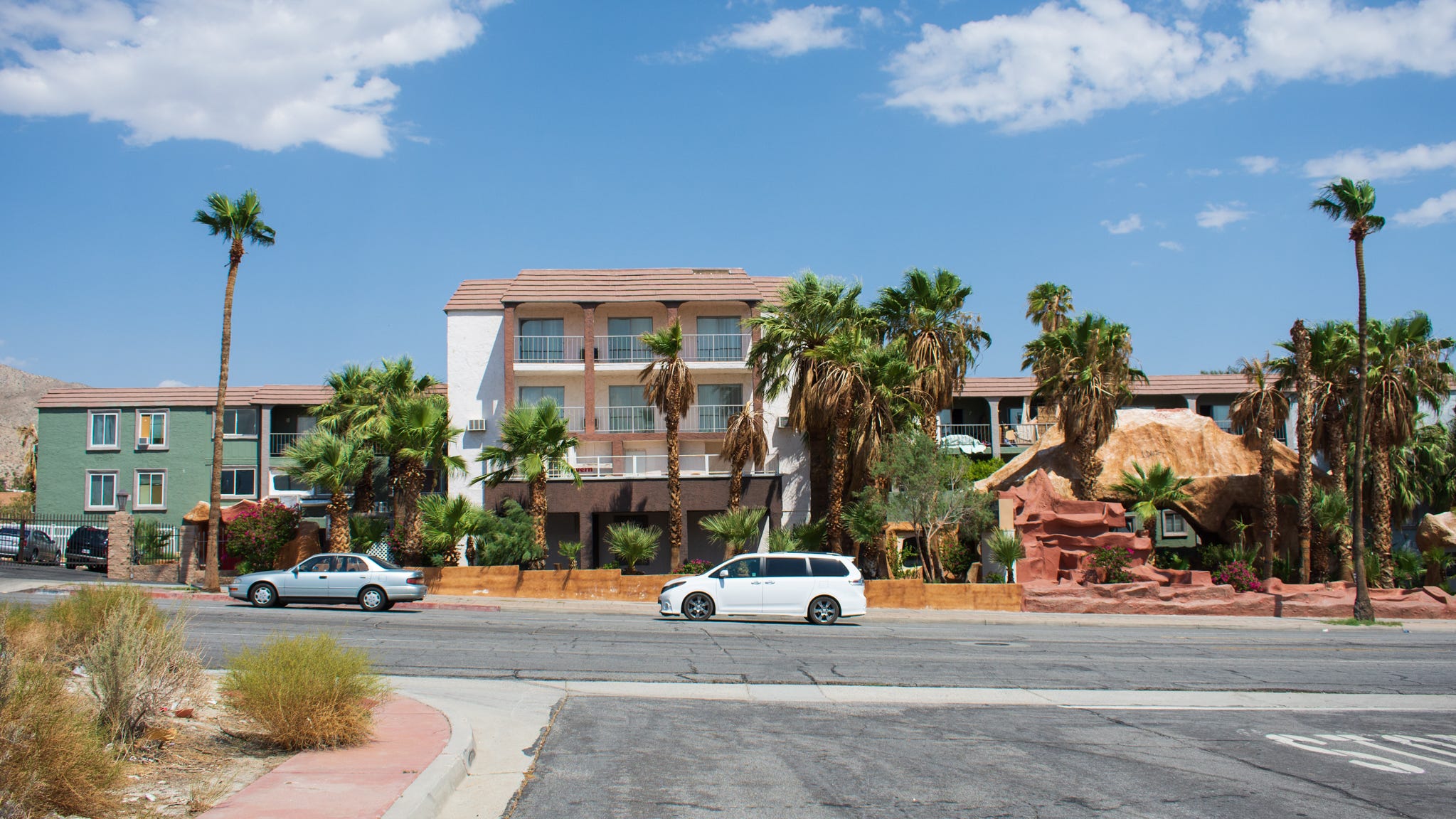 Desert Hot Springs hotel shut down by city over code violations