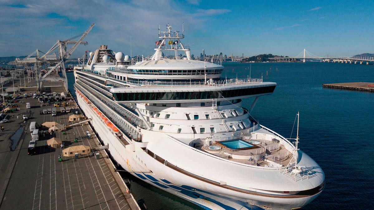 celebrity cruise ship covid outbreak 2022