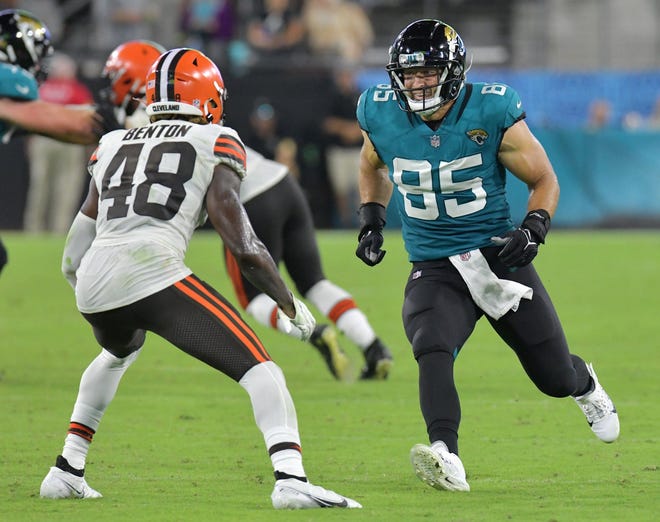 Jacksonville Jaguars tight end Tim Tebow in action during the game against the Cleveland Browns.