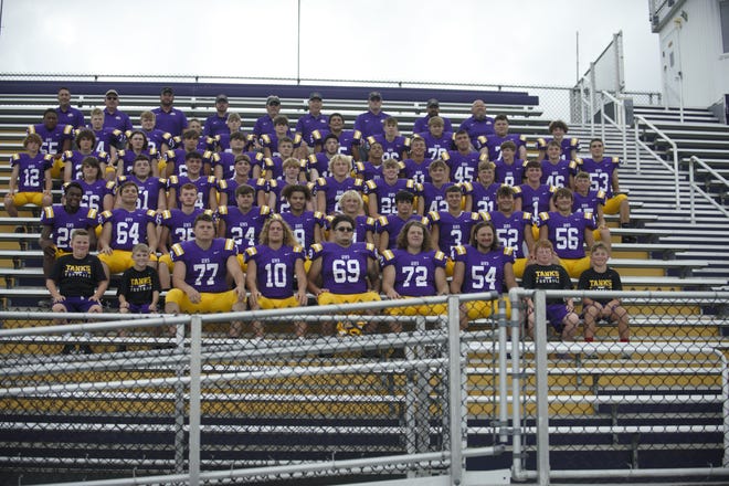 Unioto Shermans posing for their team picture.