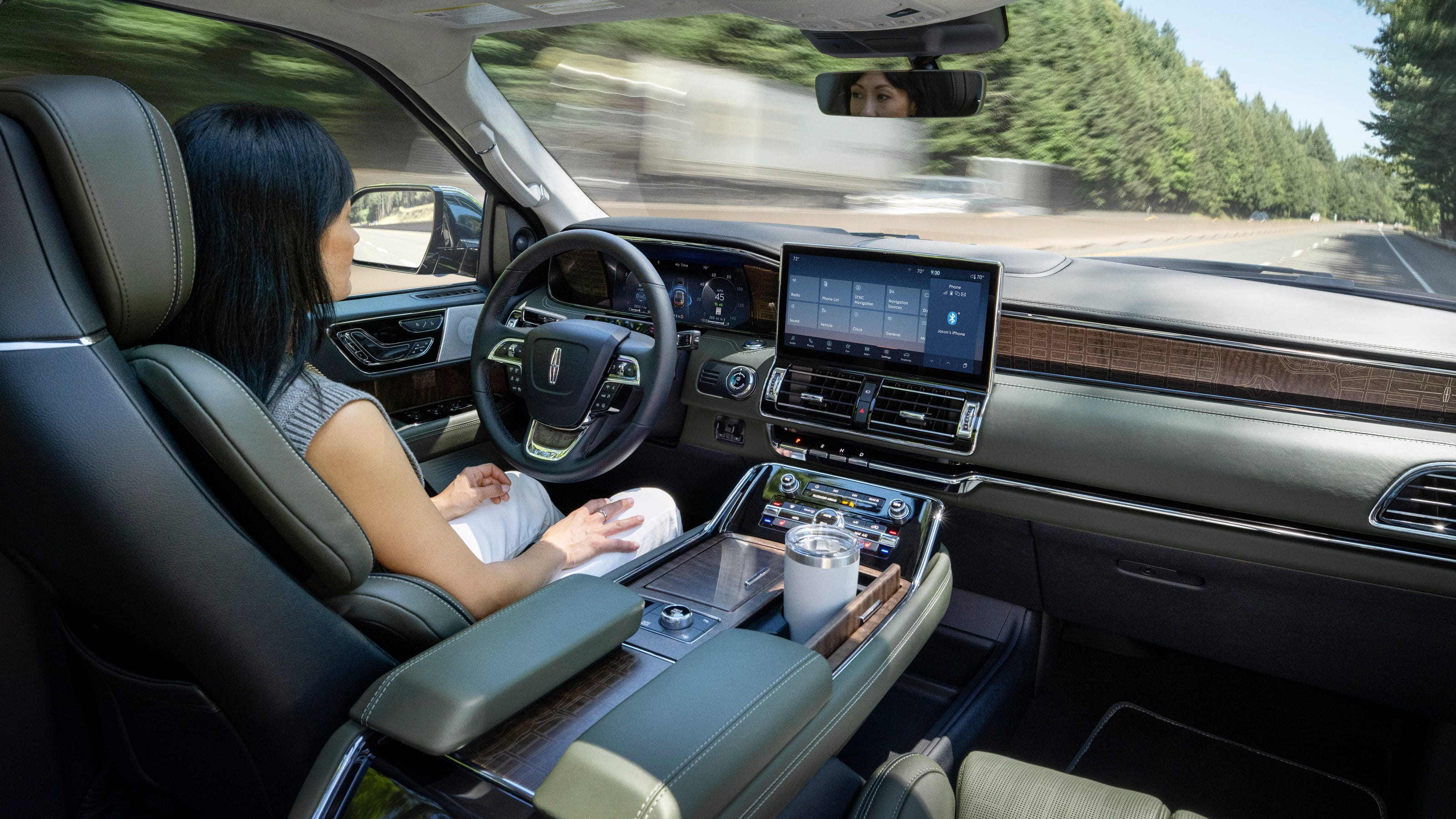 Hit Lincoln Navigator SUV gets 2 new interiors, tech upgrades for 2022