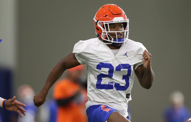 Clemson transfer Demarkcus Bowman is behind the Gators' other running backs after missing most of spring drills due to injury.