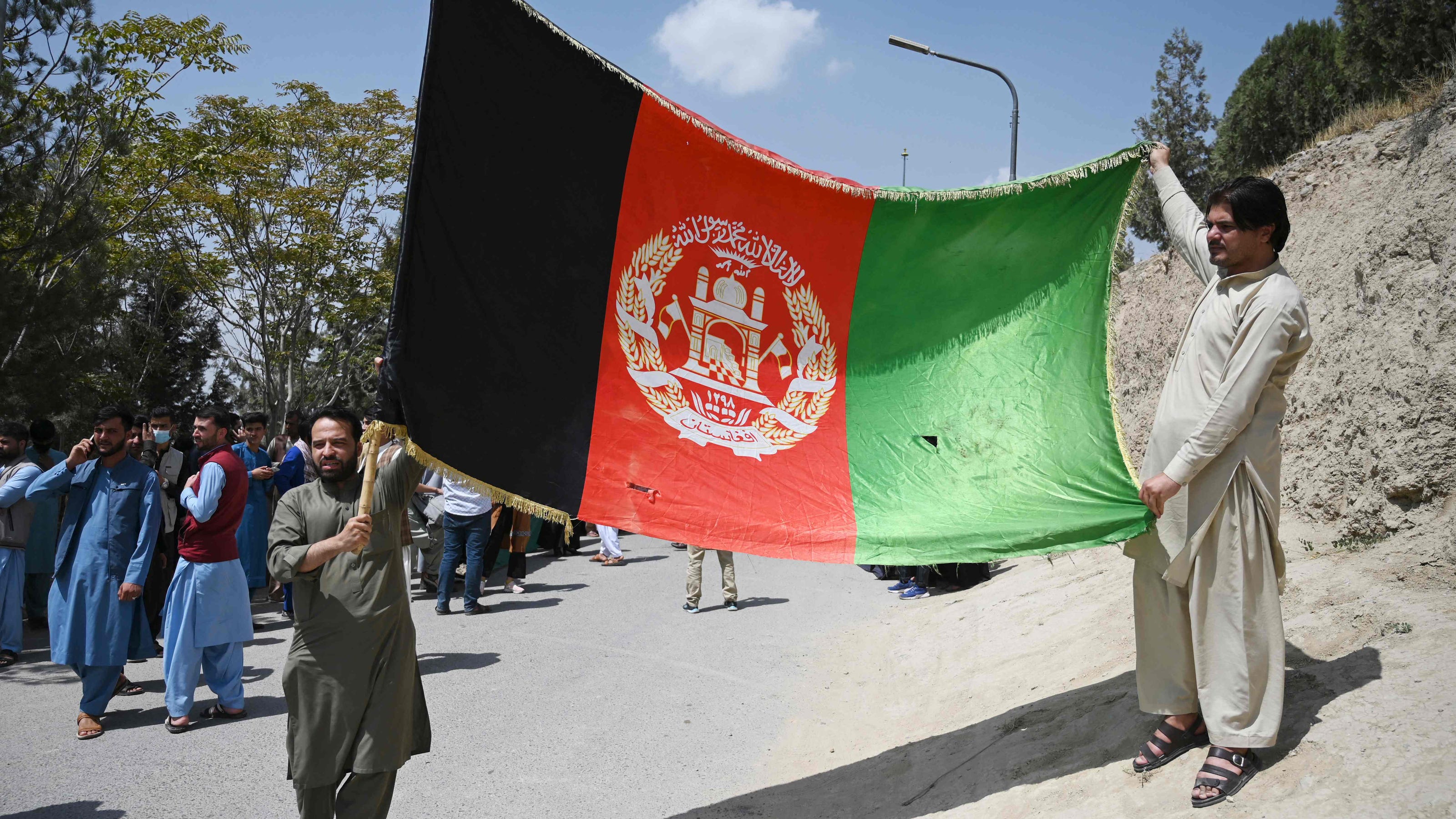 Afghanistan News Taliban Take Control As Thousands Await Evacuation 