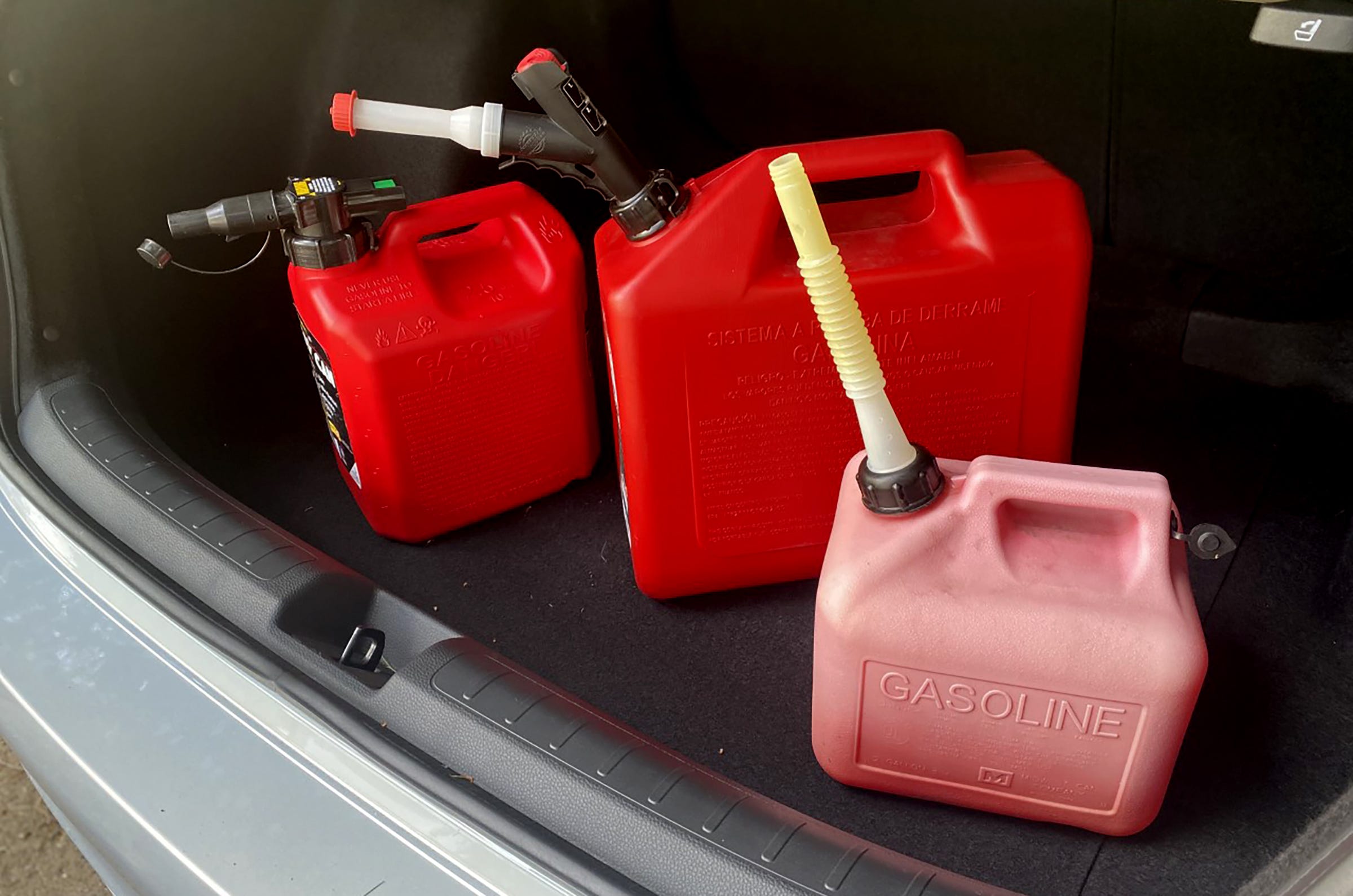 Gas cans: How to find a good one, easy-pour spouts