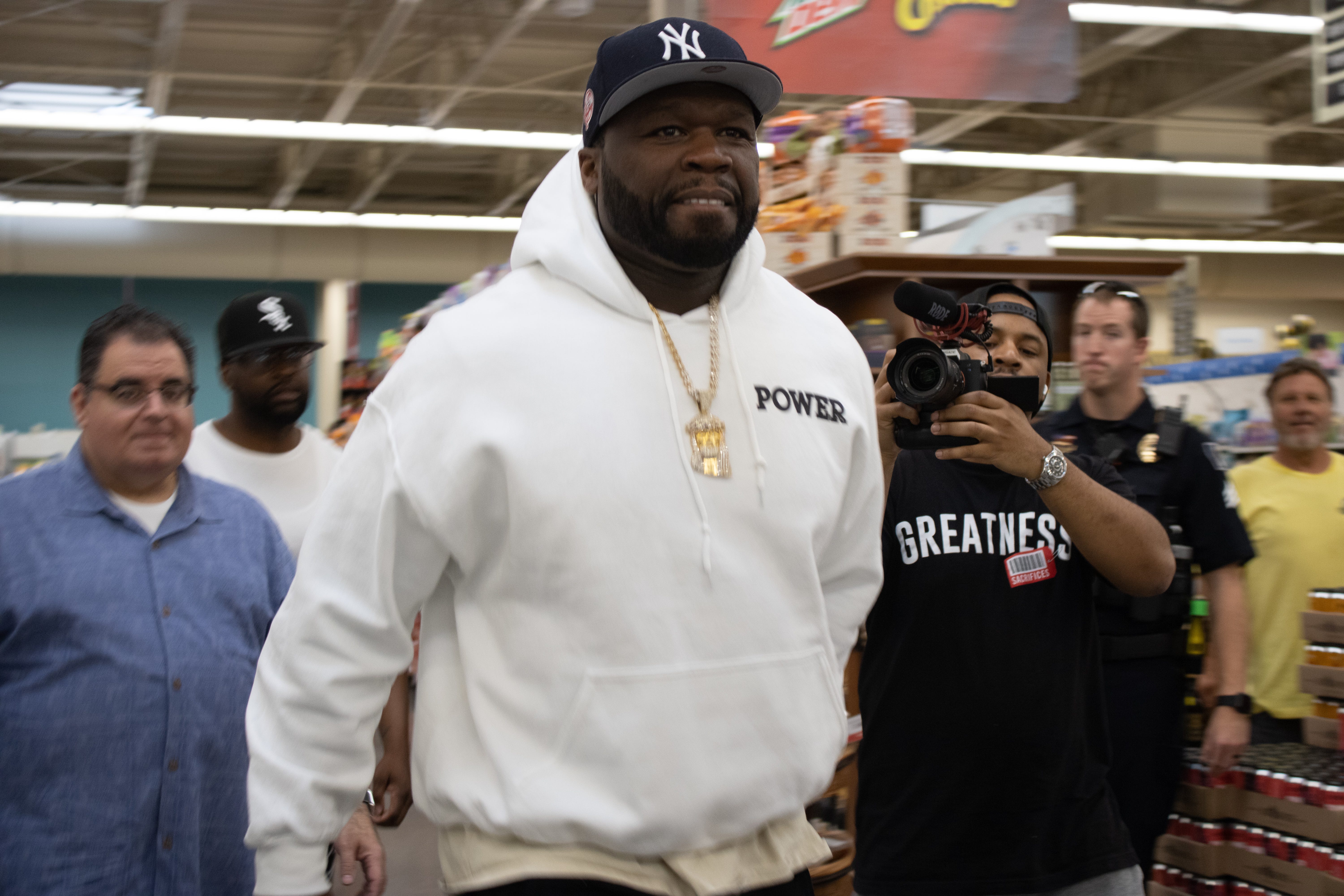 50 Cent meets fans in Coralville Hy-Vee as part of promotional tour