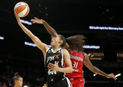 Skylar Diggins-Smith had 25 points, six rebounds and seven assists Saturday for the Phoenix Mercury in their fourth straight win, 84-69 at Atlanta.