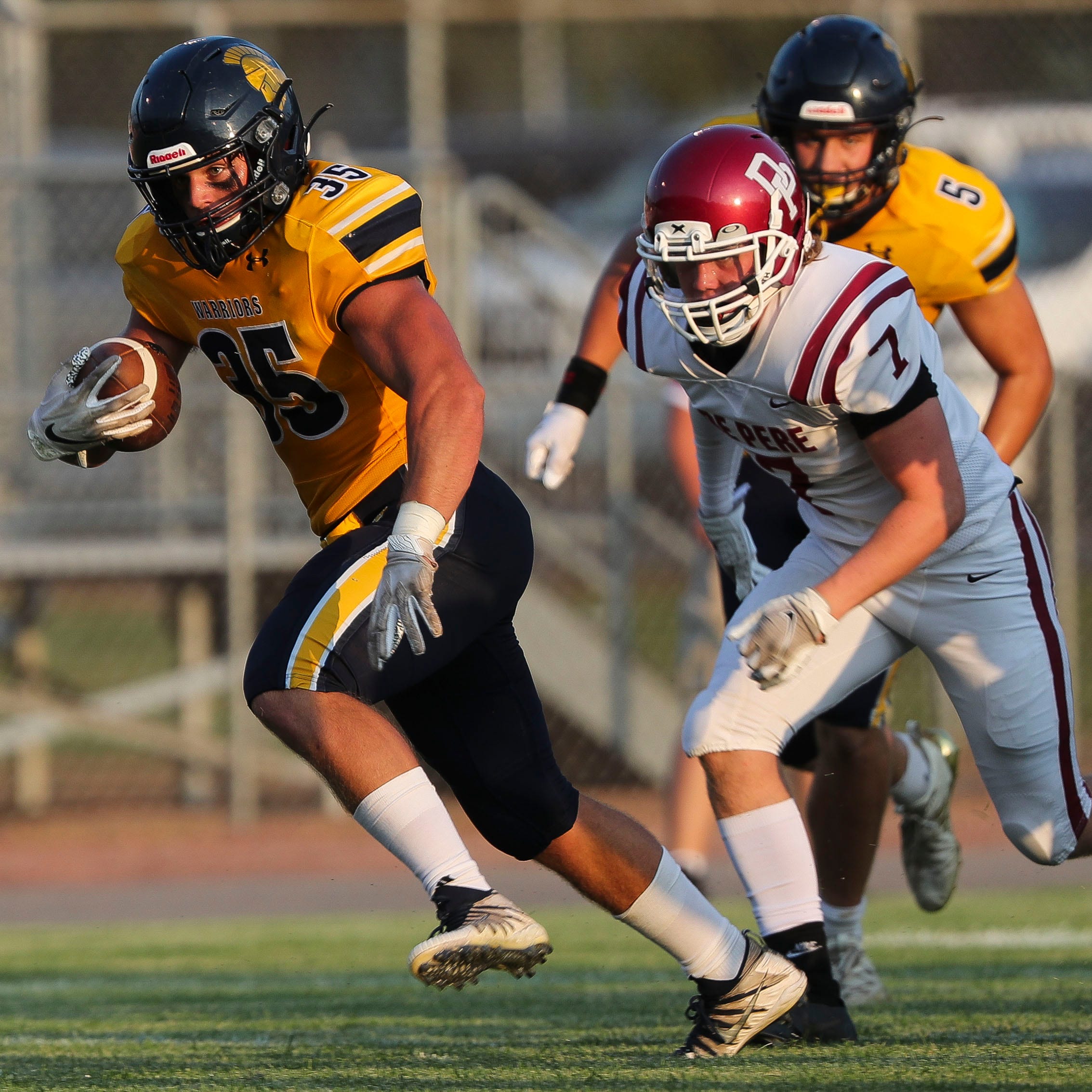 Wausau West football team rolls past De Pere Redbirds for opening win