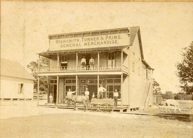 Una tienda de productos secos en la ciudad de Sarasota a principios del siglo XX.