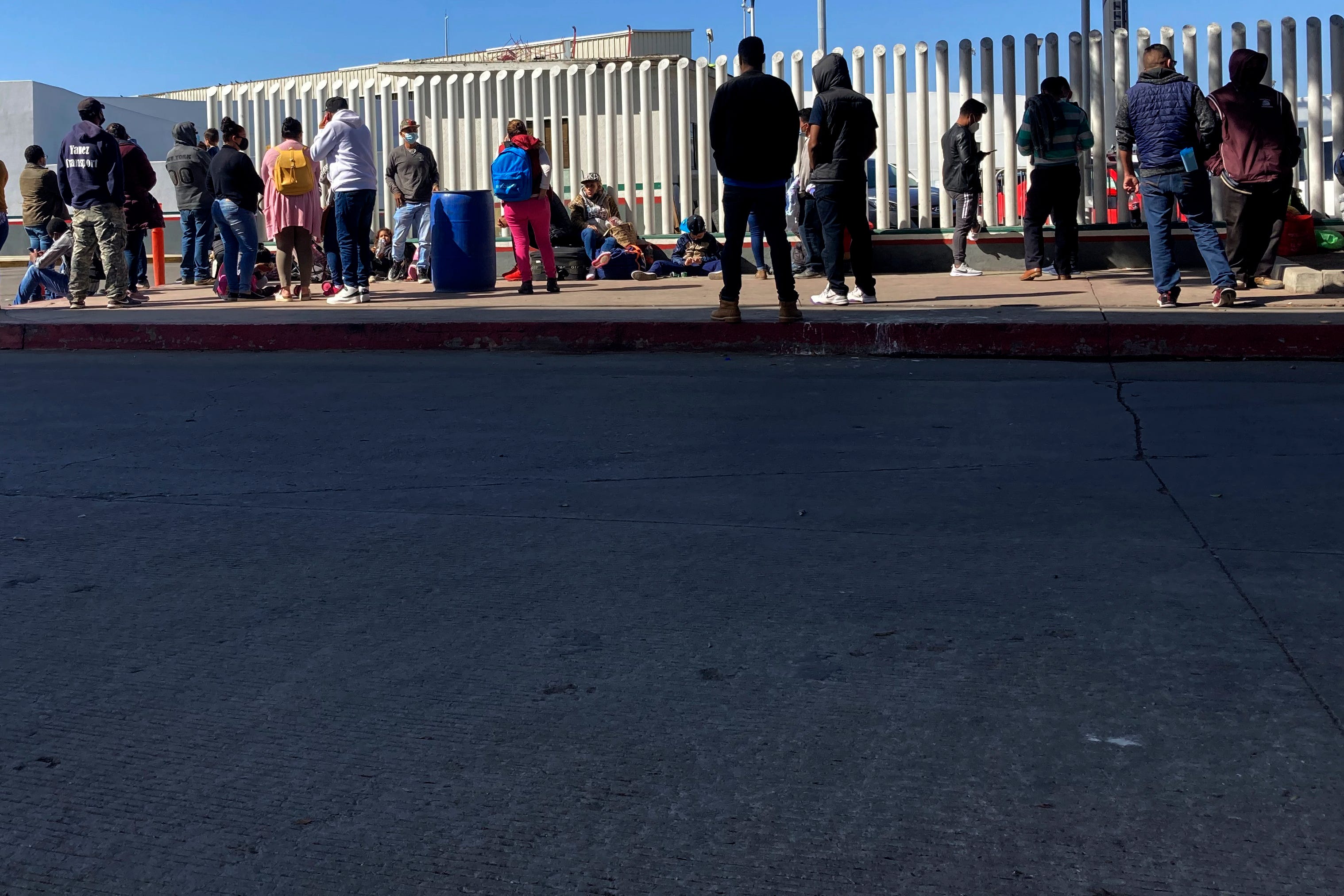 Editorial: Return to Trump's border policies