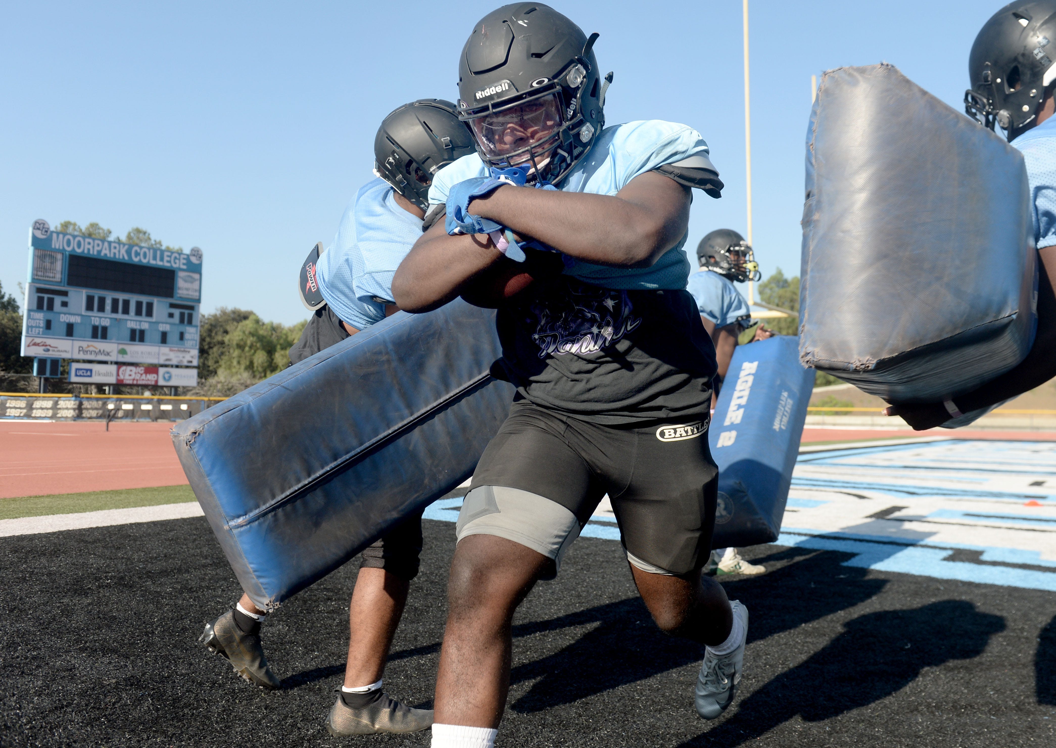Moorpark, Ventura colleges resume football after COVID-19 layoff