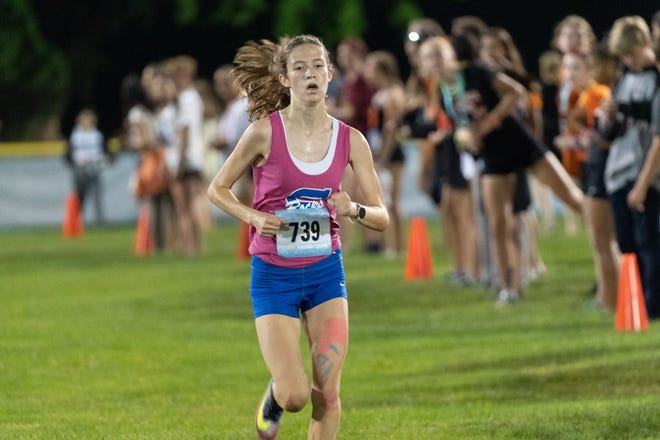 Salem junior Isabell Kulick has big expectations for herself after a first-place finish at the Lamplighter Invite, running a 6:13 mile pace.