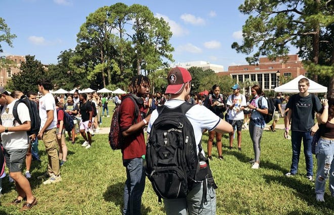 Students gathered on Landis Green to take part in FSU's various welcome week events.