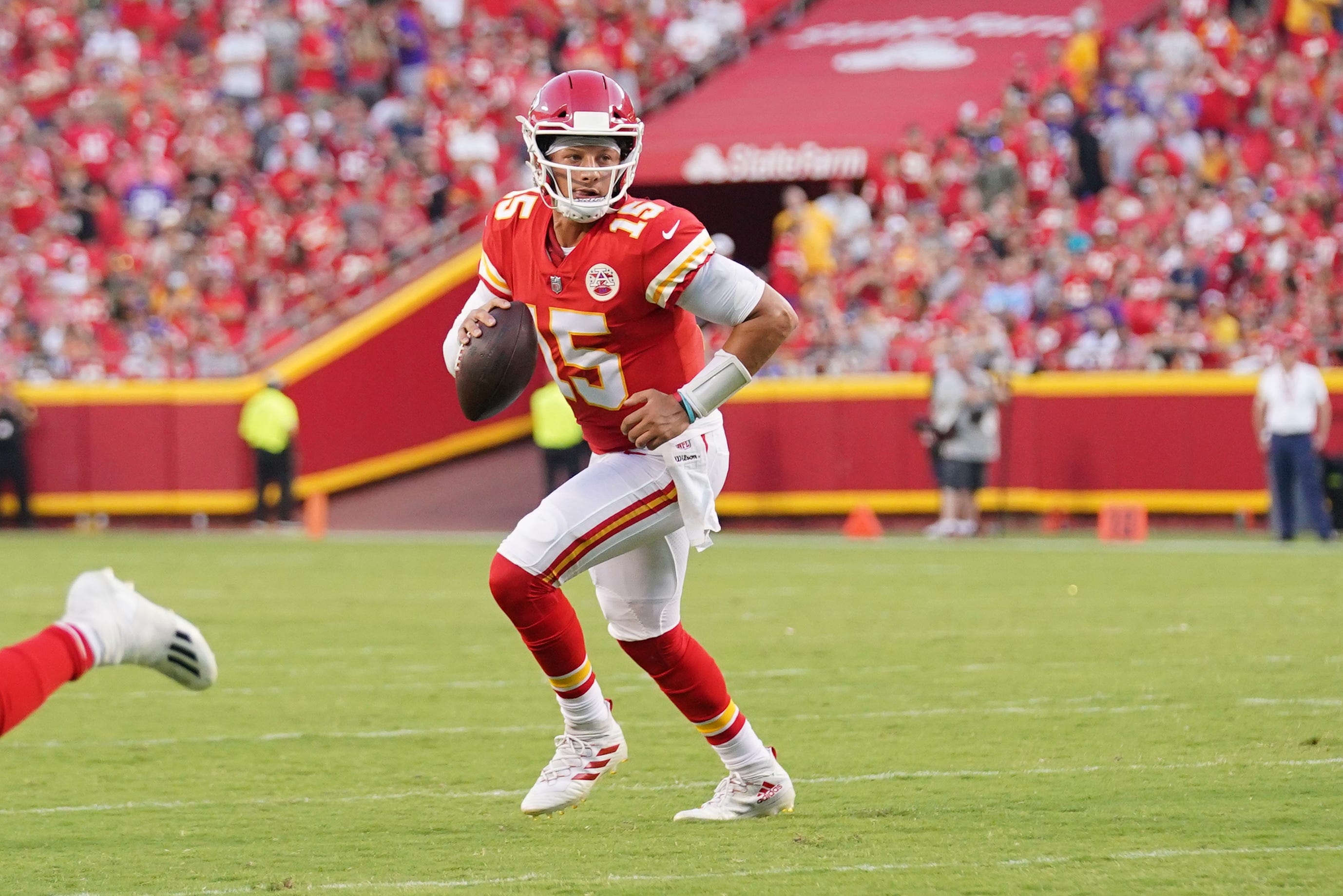 NFL Top 100 Players of 2021: Chiefs quarterback Patrick Mahomes 1