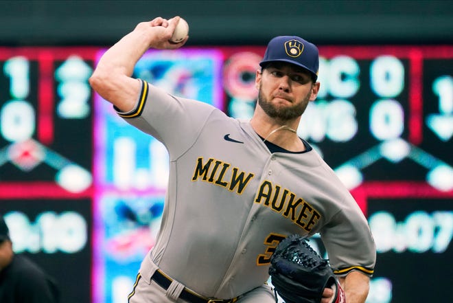Adrian Houser was the only arbitration-eligible player on the Brewers who didn't come to an agreement with the team before this week's deadline. He reportedly filed at $3 million, while the Brewers countered at $2.425 million.