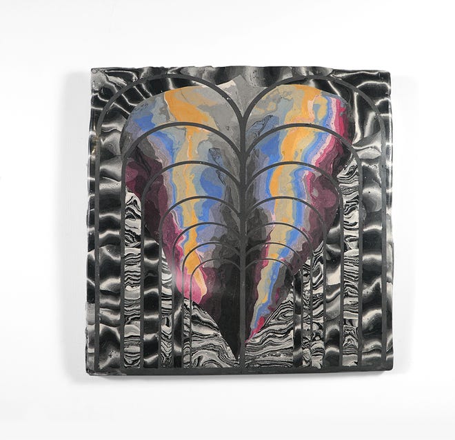 "Pulsos sin sombrear" (yeso teñido, incrustación de escalola; 30 x 30 cm) de Melissa Fogli Woods