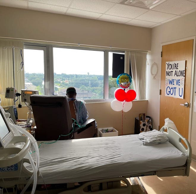 Bayshore Fire Rescue supports Lt. Irv Menager on August 28, 2021 at Cape Coral Hospital in the fight against COVID-19.