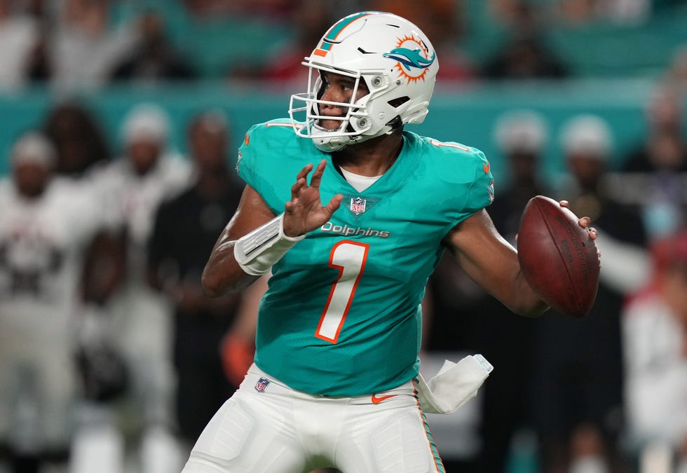 Miami Dolphins quarterback Tua Tagovailoa (1) drops back to attempt a pass against the Atlanta Falcons during the first half at Hard Rock Stadium.
