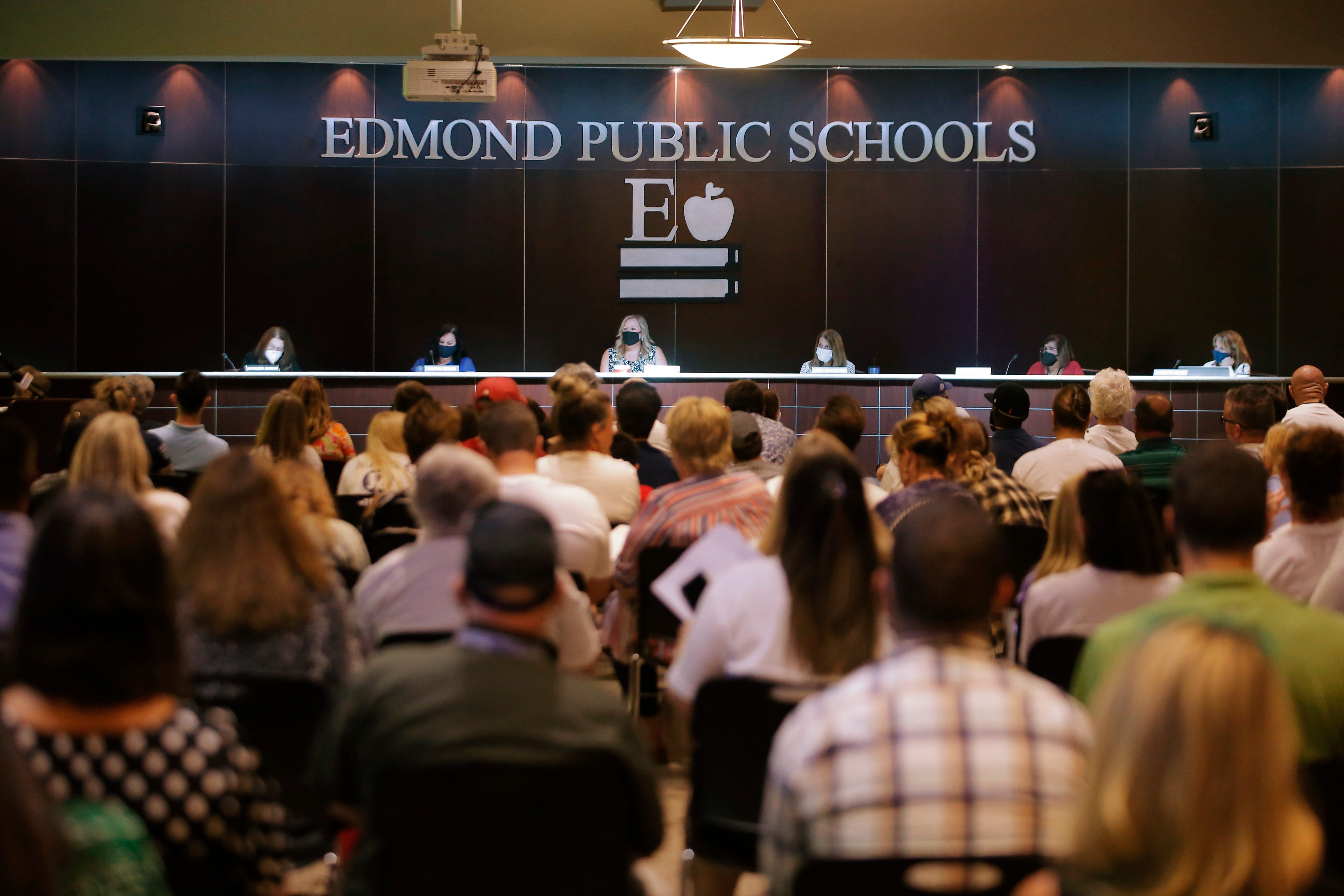 Edmond school district superintendent responds to parents' criticism