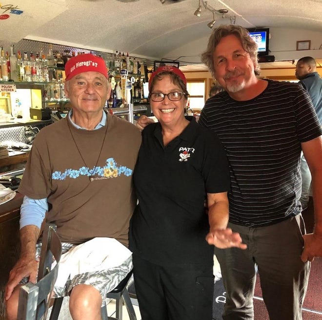 Bill Murray, z prawej, z Pattie Jerry, właścicielką Patty Perugis, w środku i Peter Farrelly, z lewej.