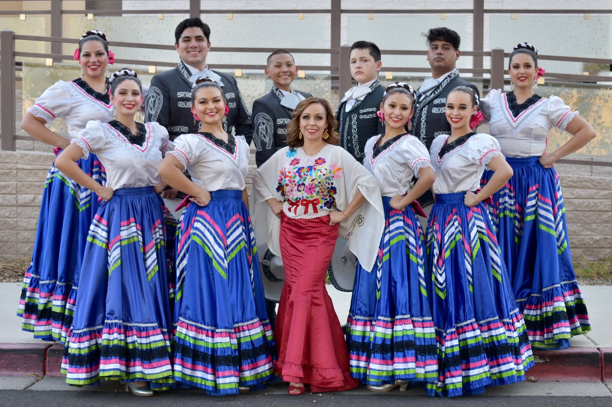 Vanessa Ramírez and her students from Ballet Folklórico Quetzalli in Chandler.