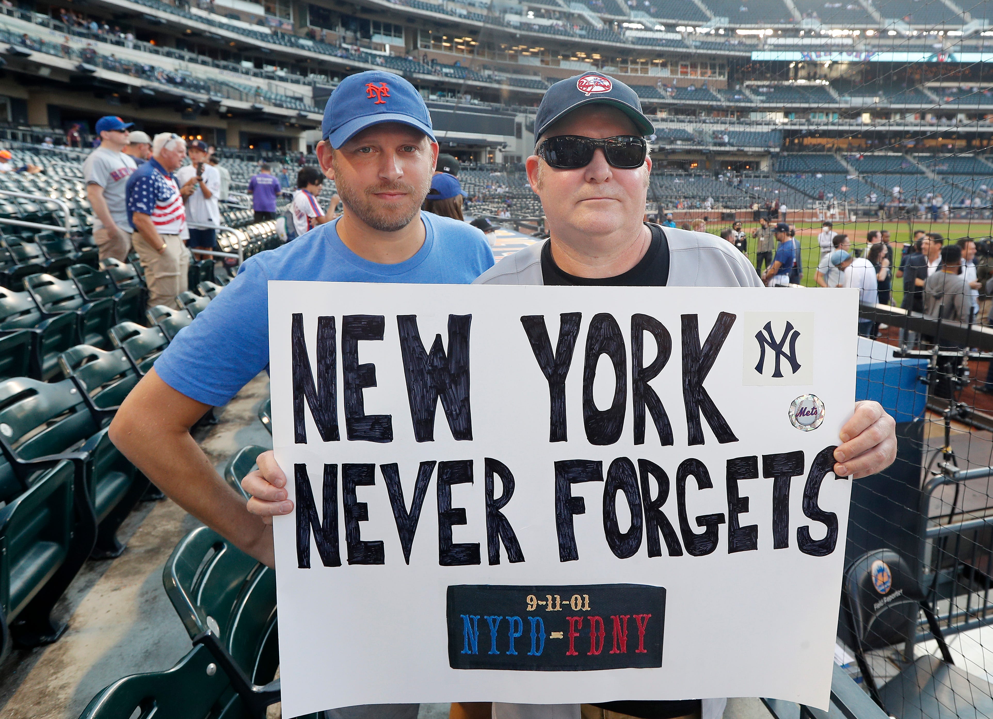 Forræderi sædvanligt Overlegenhed Mets, Yankees, New York fans commemorate 20th anniversary of 9/11
