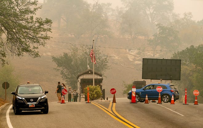 The KNP Complex is burning in the Sequoia National Park.