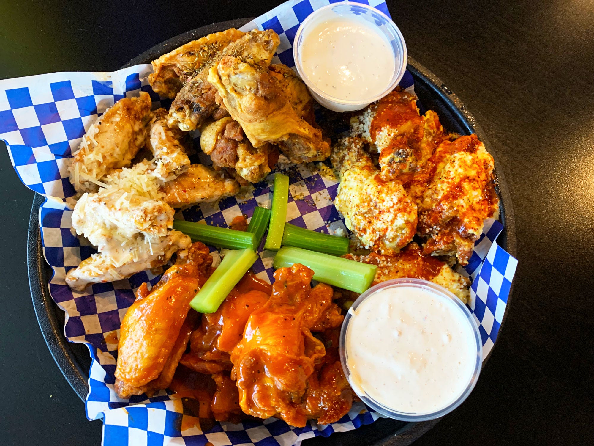 Best buffalo wings: Booty's Arizona national wing competition