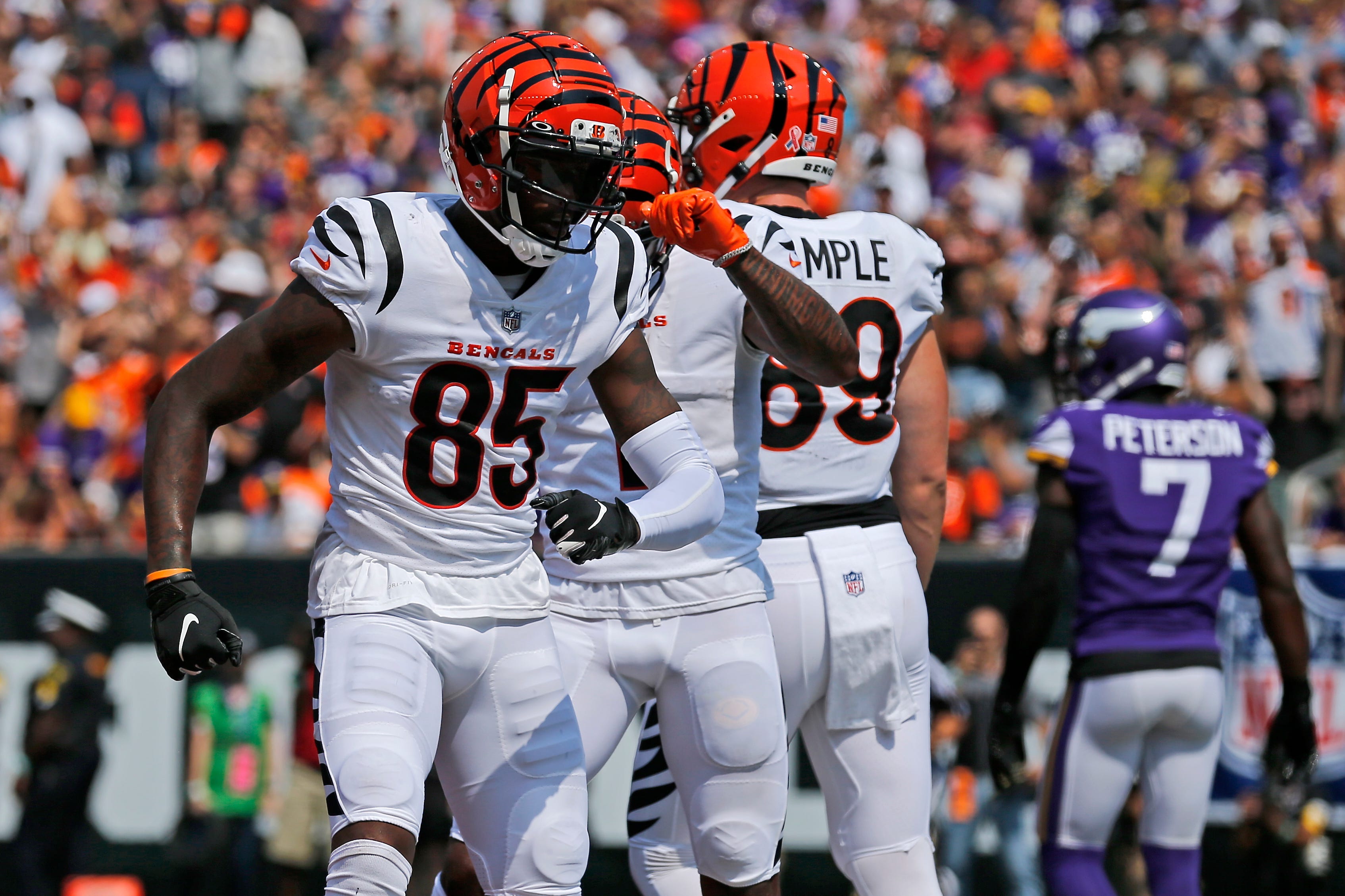 Bengals WR Tee Higgins switching jersey number from Chad Johnson's No. 85 to No. 5 in 2022 Bengals WR Tee Higgins switching jersey number from Chad Johnson's No. 85 to No. 5 in 2022
