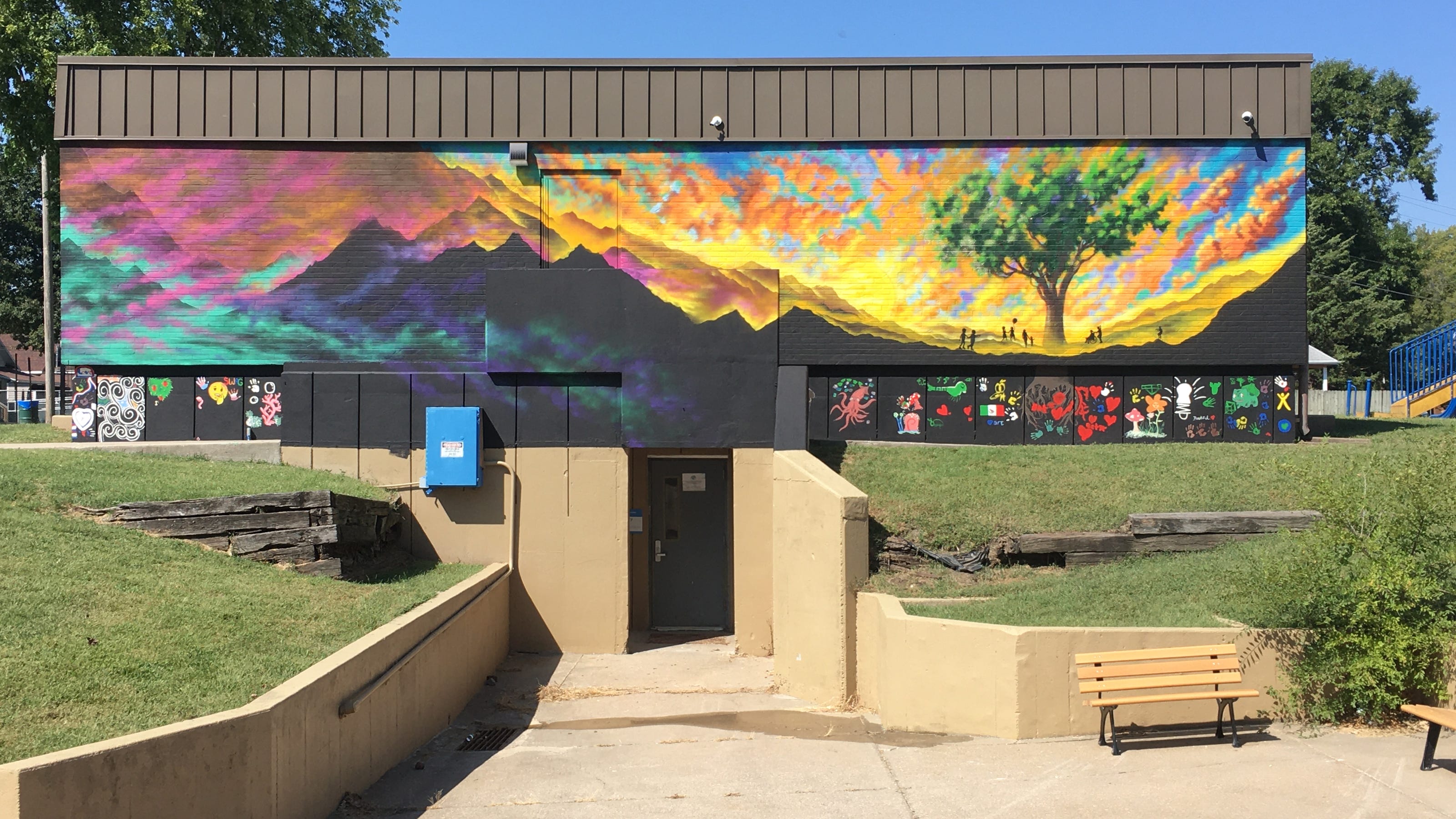 Highland Park Students Collaborate With Topeka Artist On Mural Project