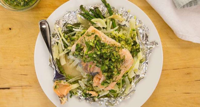 One-Dish Salmon in Foil Packets with Asparagus, Fennel and Tarragon Vinaigrette