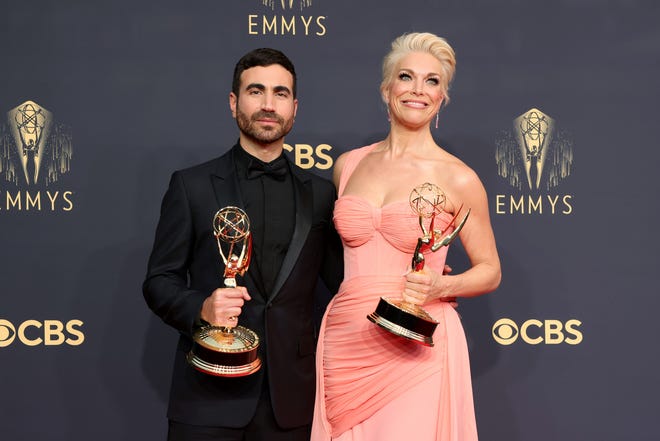 LOS ANGELES, CALIFORNIA - SEPTEMBER 19: (L-R) Brett Goldstein, winner of the Outstanding Supporting Actor in a Comedy Series award for ‘Ted Lasso,’ and Hannah Waddingham, winner of the Outstanding Supporting Actress in a Comedy Series award for ‘Ted Lasso,’ pose in the press room during the 73rd Primetime Emmy Awards at L.A. LIVE on September 19, 2021 in Los Angeles, California. (Photo by Rich Fury/Getty Images) ORG XMIT: 775701870 ORIG FILE ID: 1341352385