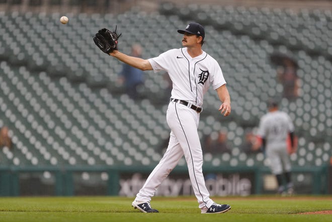 Tigers pitcher Tyler Alexander catches a ball during the second inning against the White Sox on Tuesday, Sept. 21, 2021, at Comerica Park.