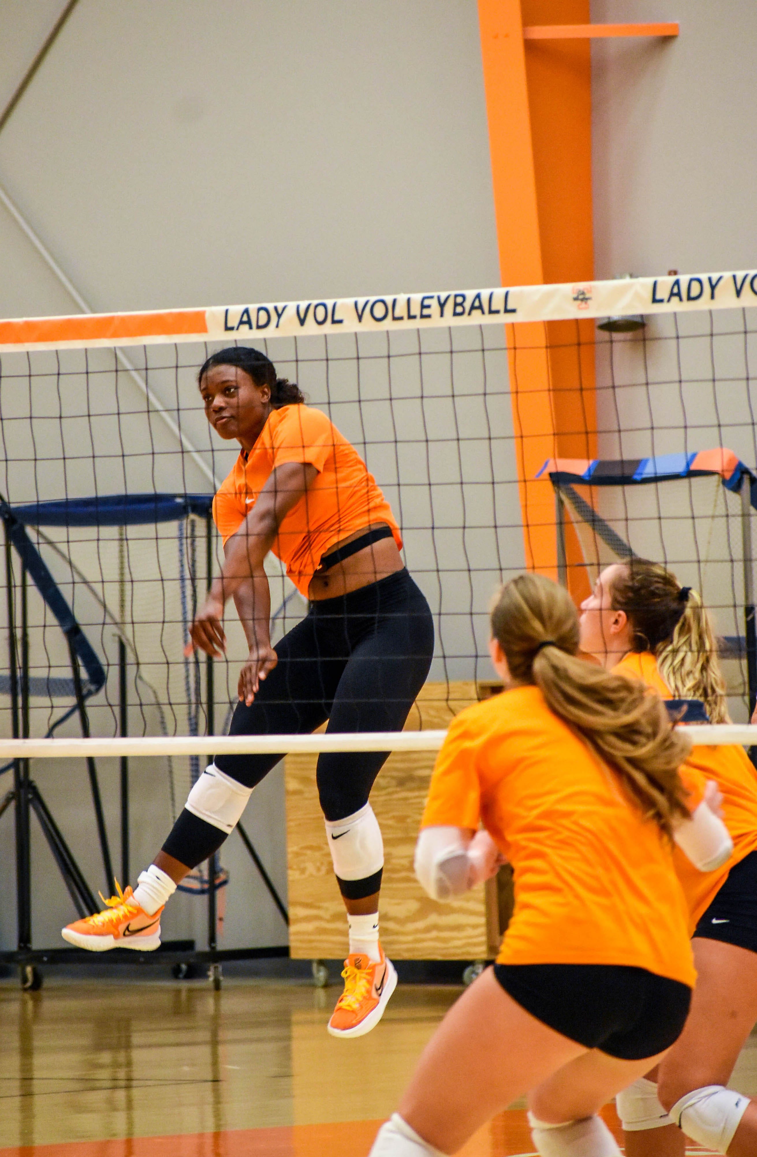 Why It S Important Tennessee Volleyball Players Can Choose To Wear Leggings