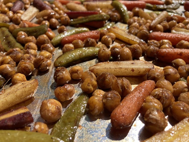 Roasted Balsamic-Glazed Chickpeas and Vegetables