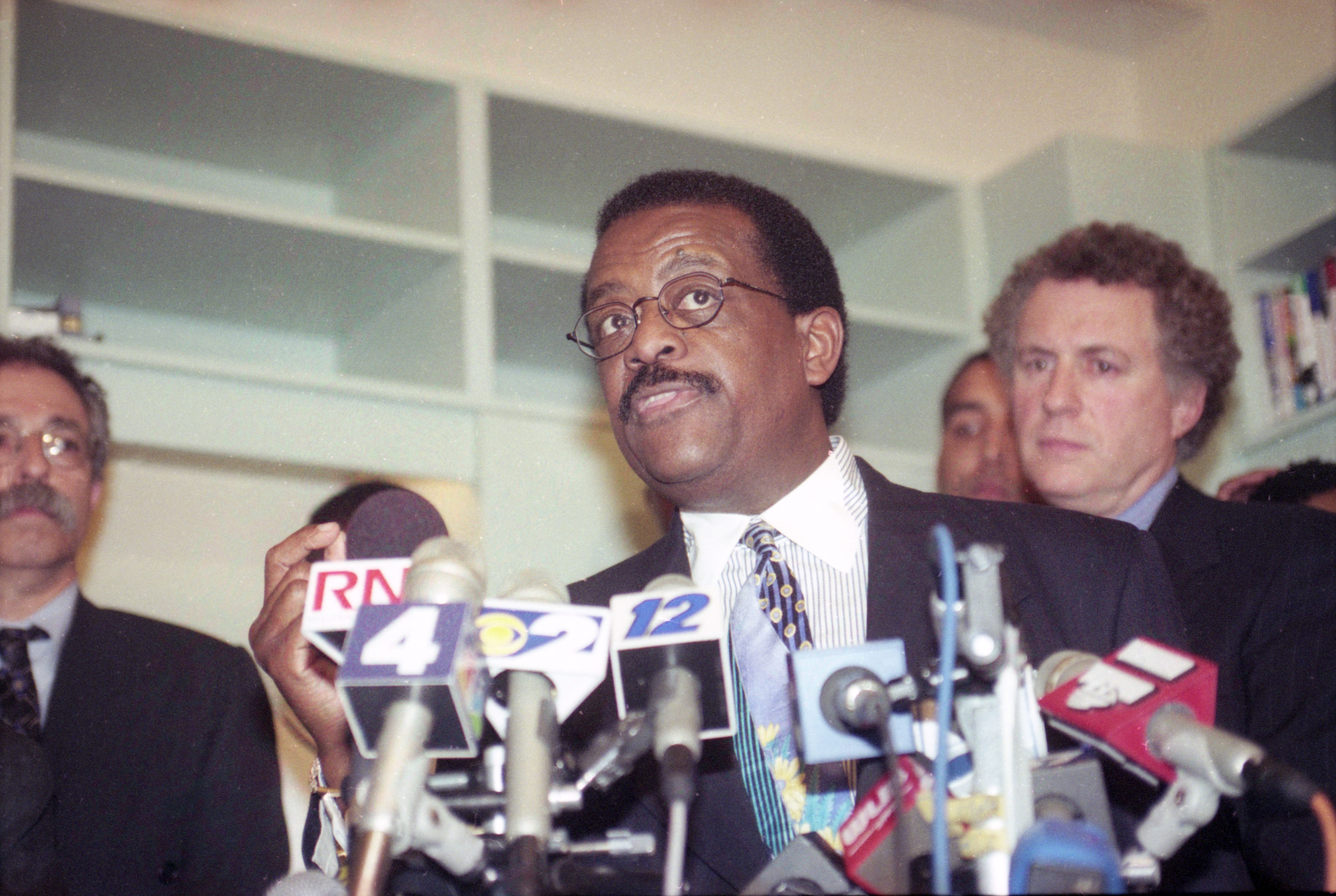 Attorney Johnnie Cochran speaks at the press conference in New York City on April 22, 1999, regarding the lawsuit filed against New Jersey State Police surrounding the four men involved in last year's New Jersey Turnpike shooting.