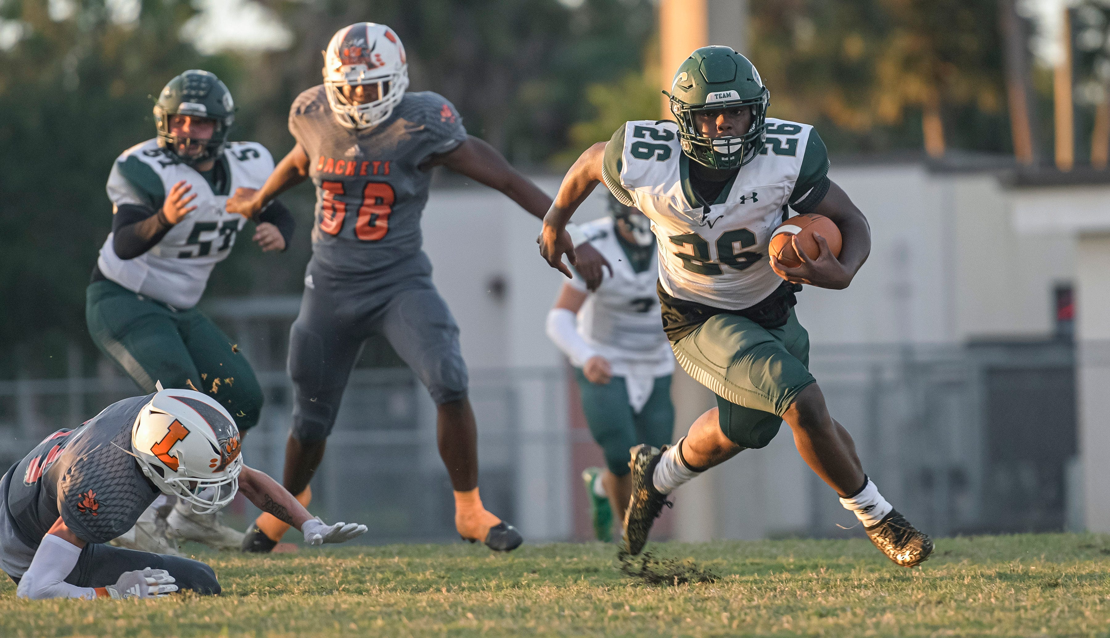 High School Football Buffalo Blast Yellow Jackets In Battle Of Unbeatens