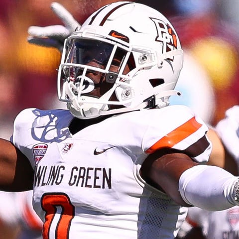 Bowling Green safety Jordan Anderson (0) celebrate