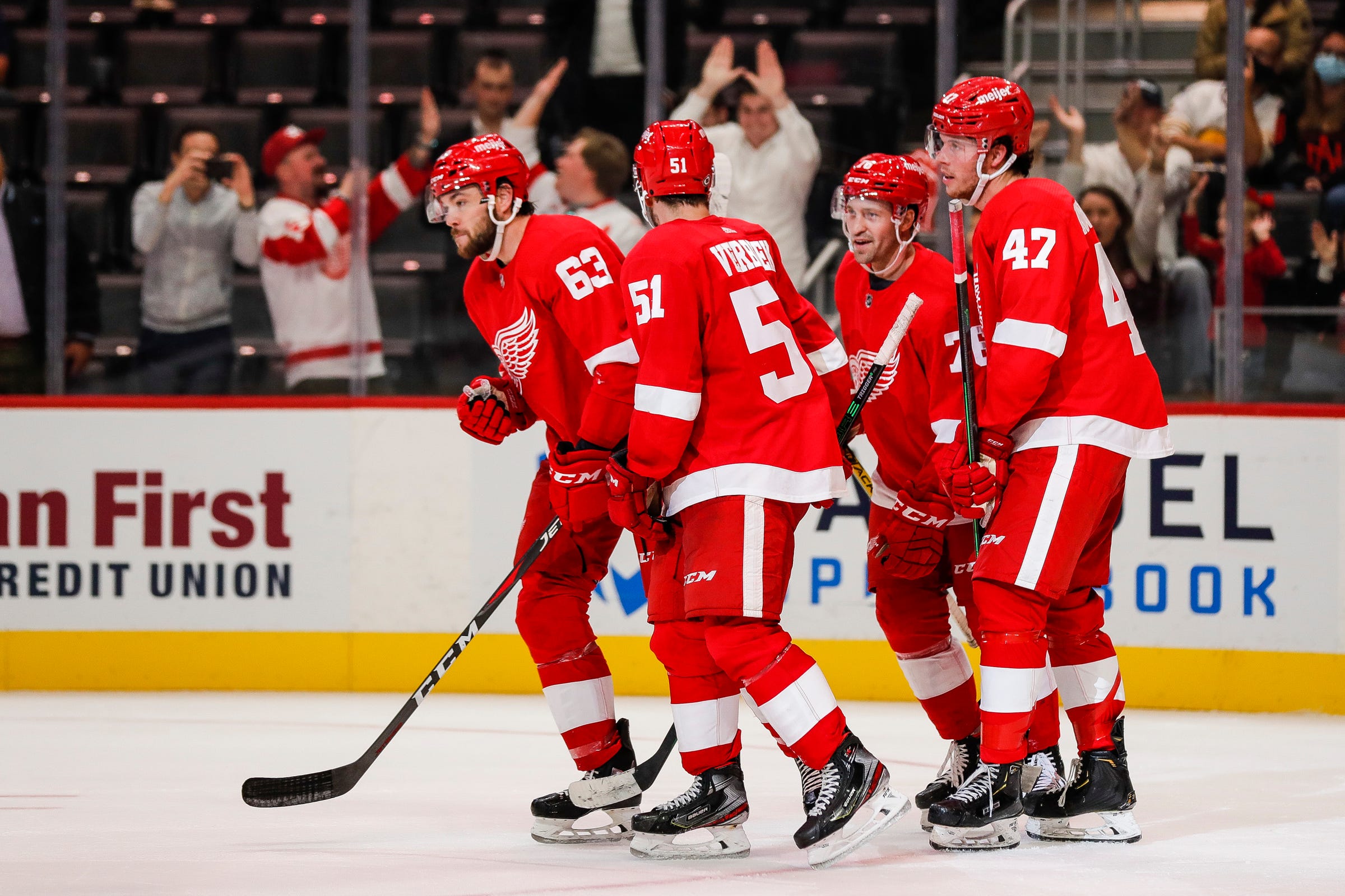 Detroit Red Wings will be more competitive but miss playoffs in '2122