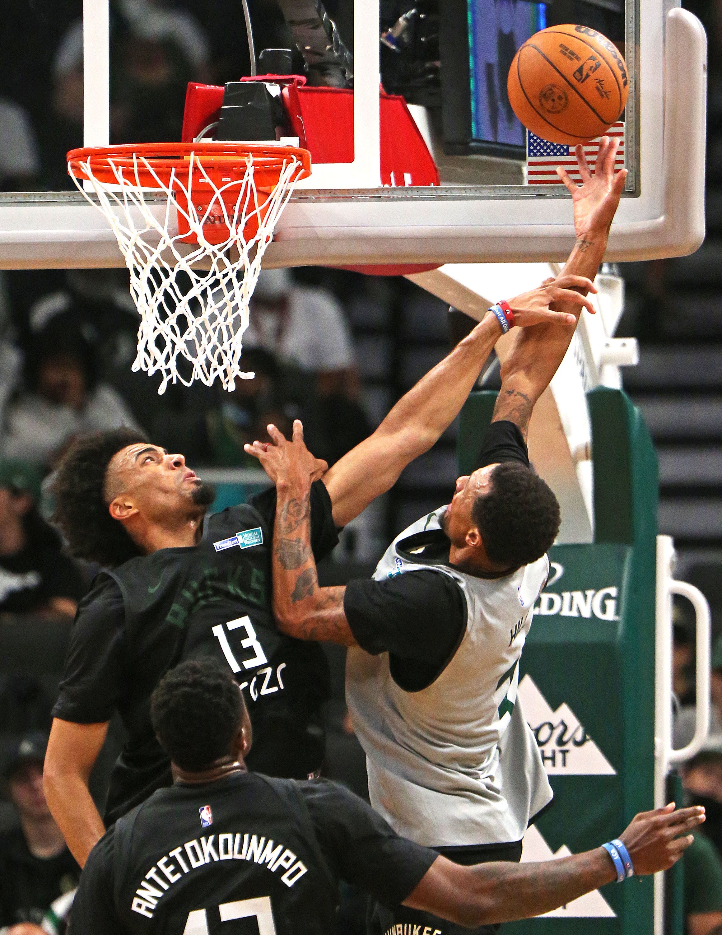 Milwaukee Bucks competitive in open scrimmage at Fiserv Forum