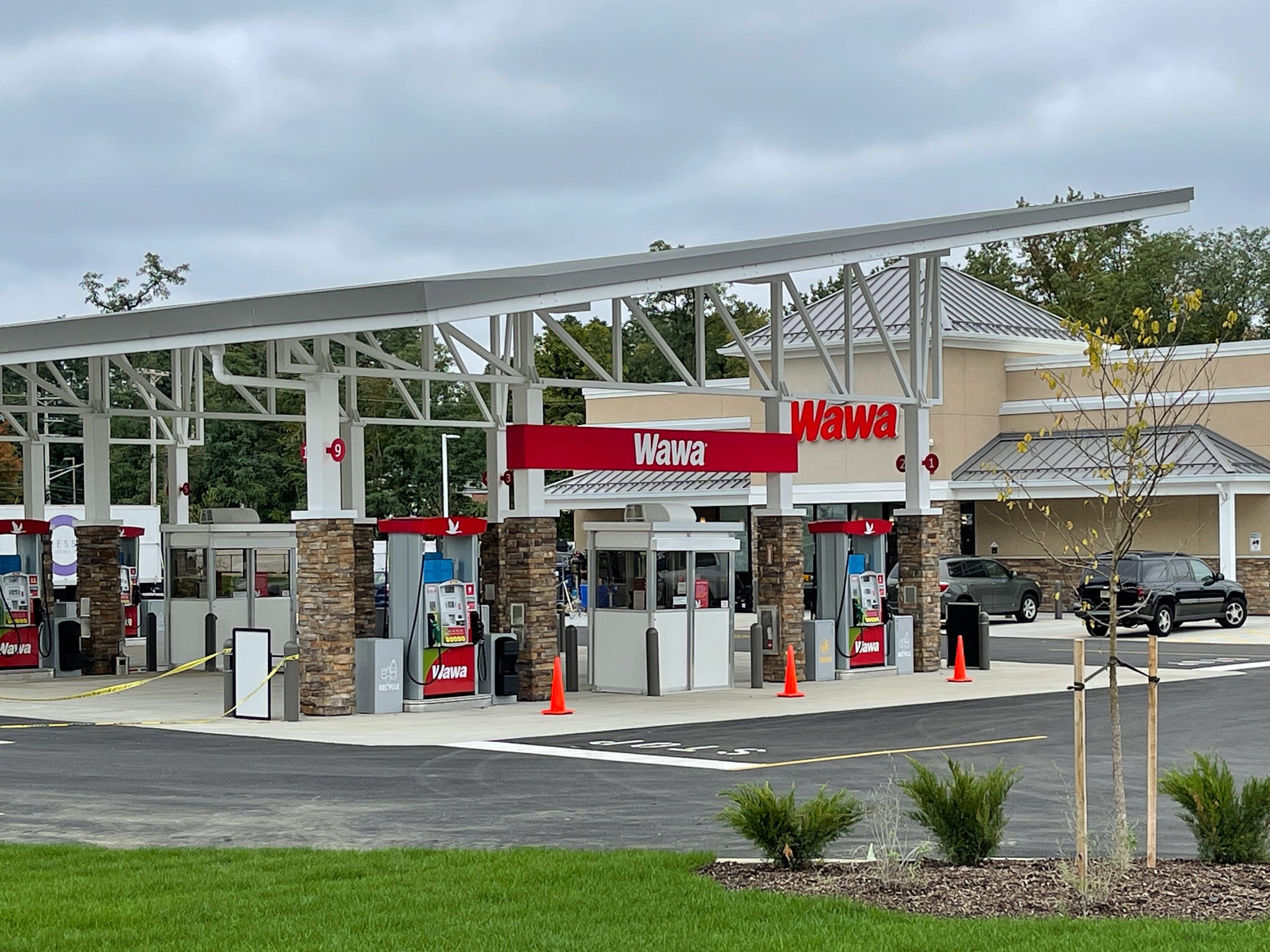 Wawa opens second store in Eatontown NJ, taking on rival QuickChek