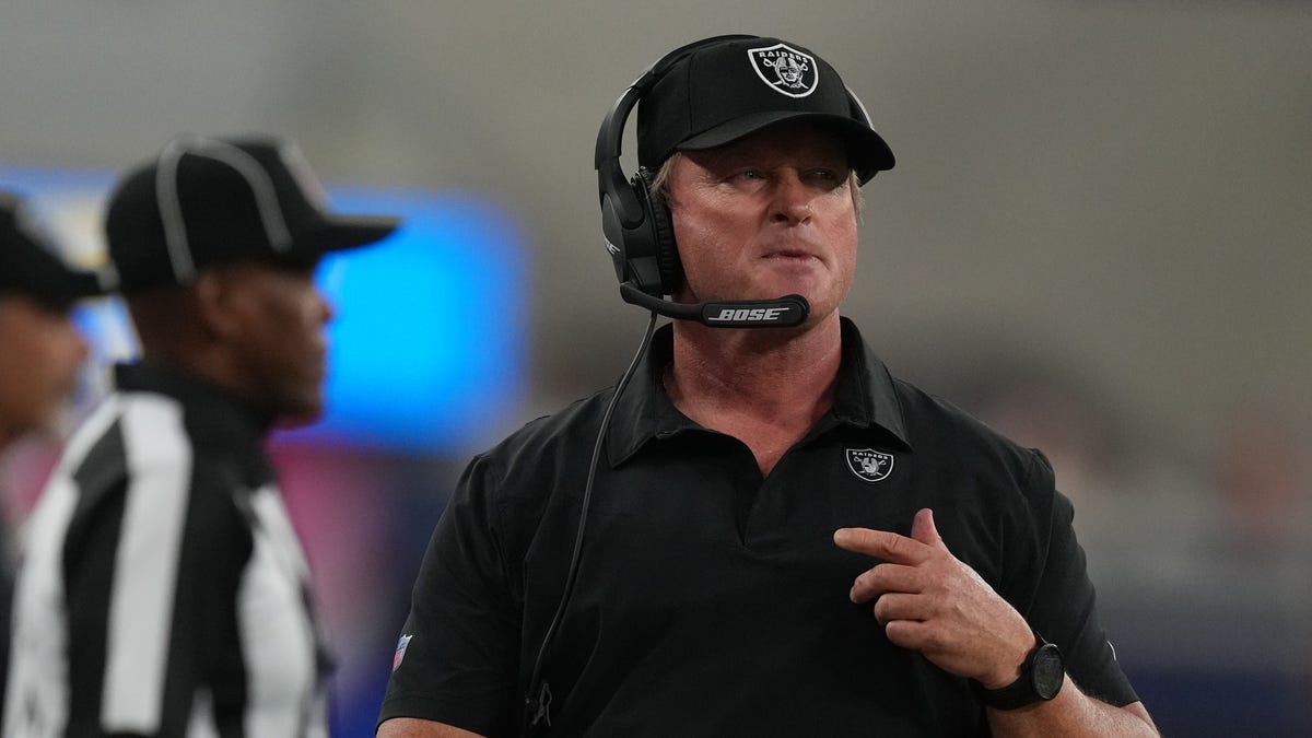 Raiders coach Jon Gruden wants explanation for ‘bizarre’ locker room at SoFi Stadium – USA TODAY